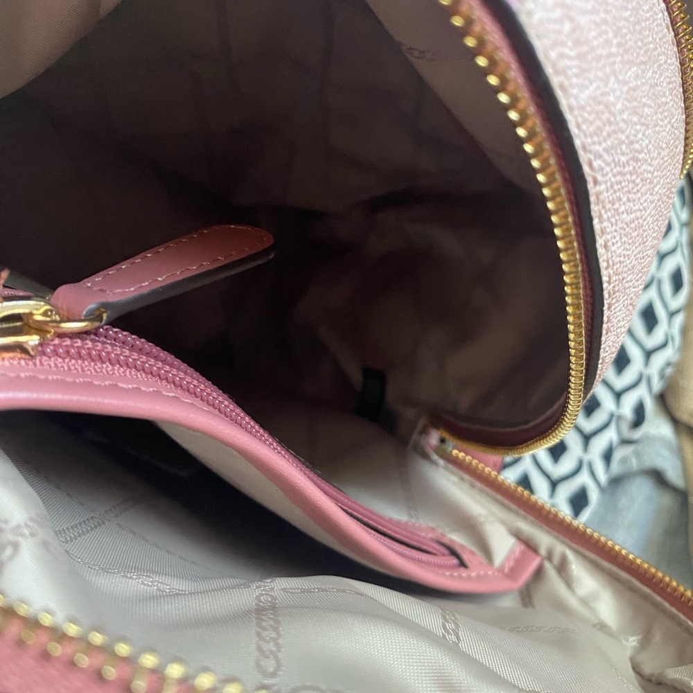 Michael Kors Rhea medium backpack and matching wallet - Picture 10 of 14